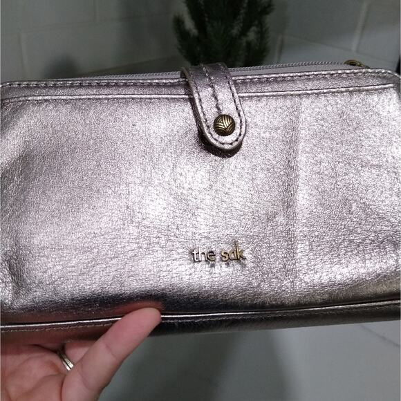 The Sak Metallic Crossbody Bag - Picture 4 of 8